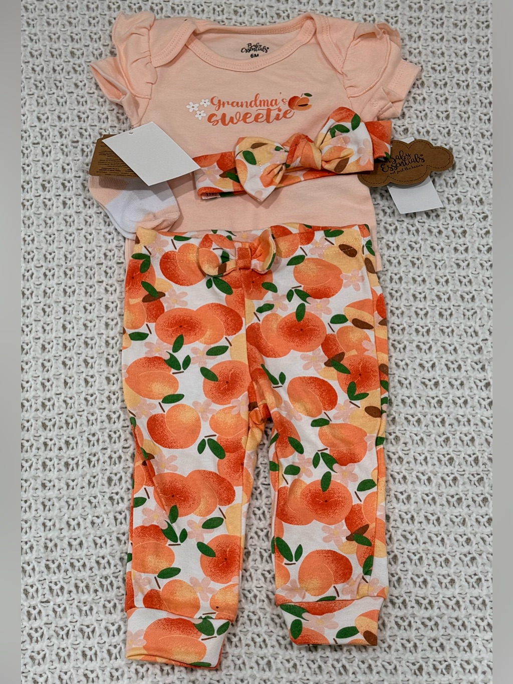 Baby Essential 4 Piece Set Featuring A Peach Pattern. Grandma’s Sweetie Size 6m